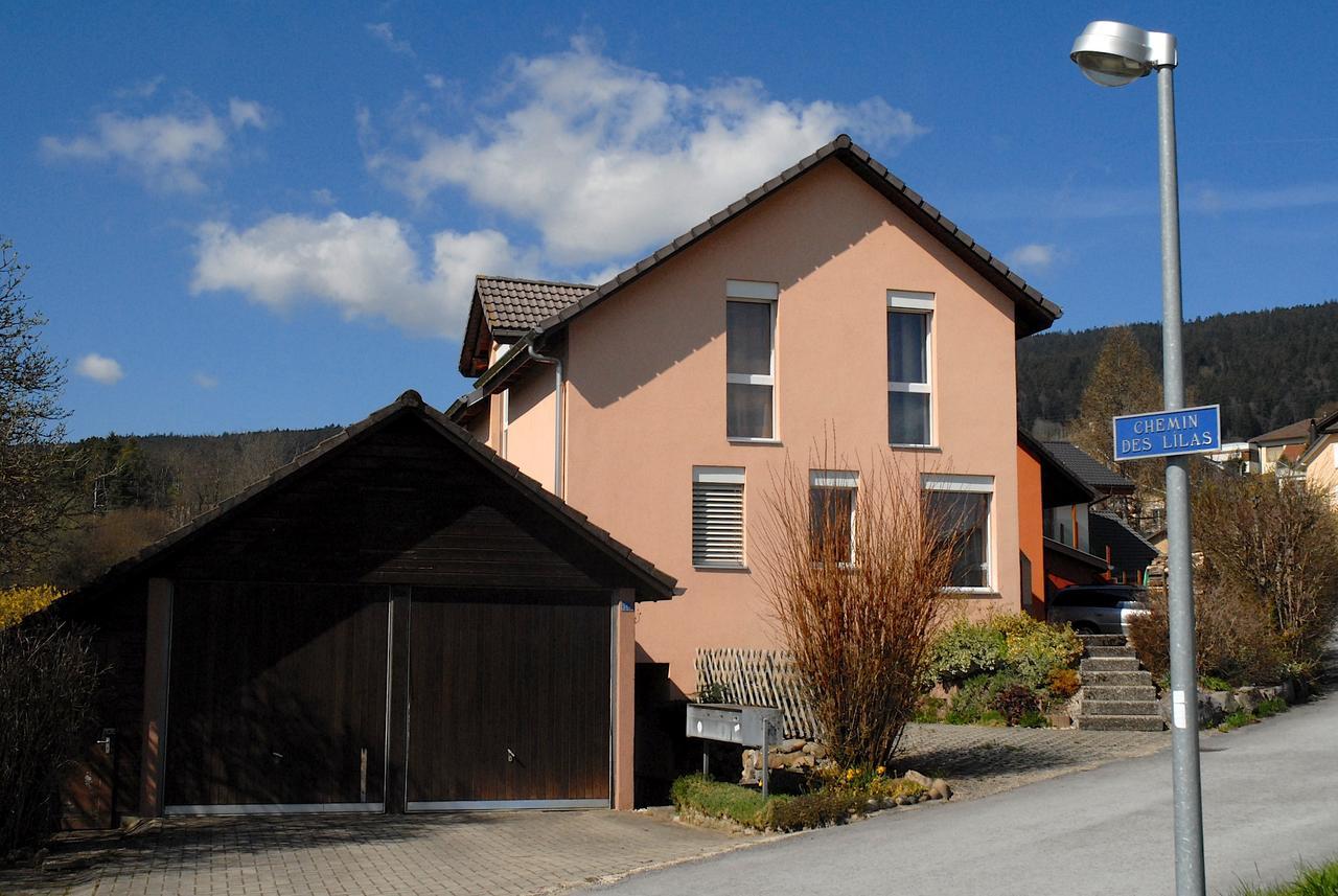 Appartment Aux Lilas Les Geneveys-sur-Coffrane المظهر الخارجي الصورة
